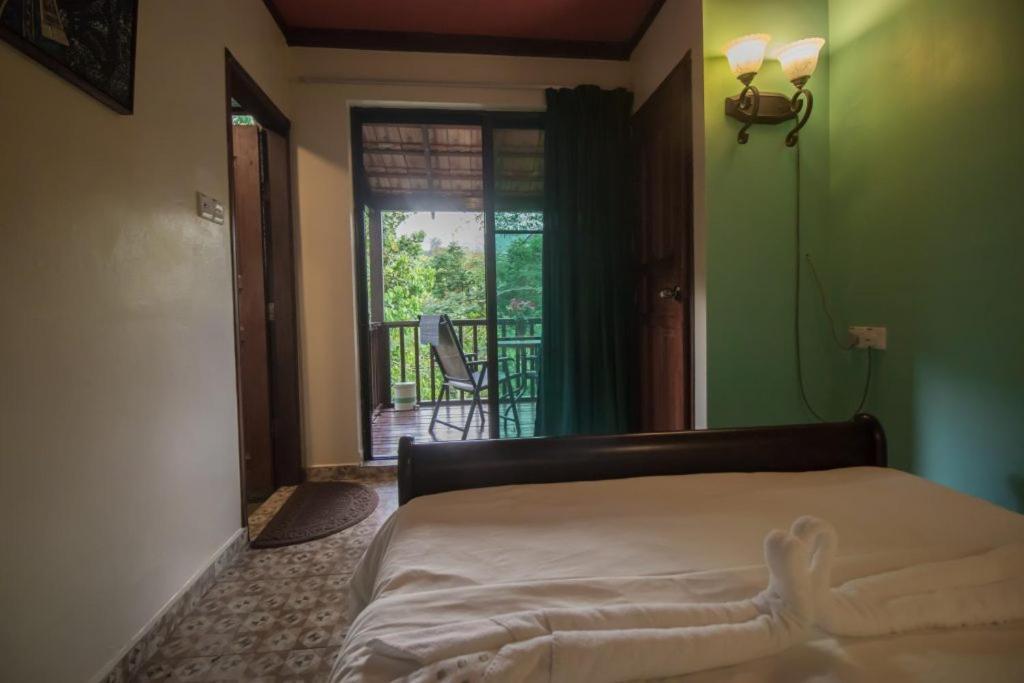 De Serenity - Exclusive Jungle Retreat Katil