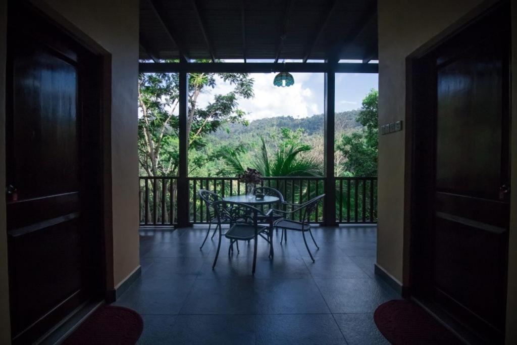 De Serenity - Exclusive Jungle Retreat Katil Seremban